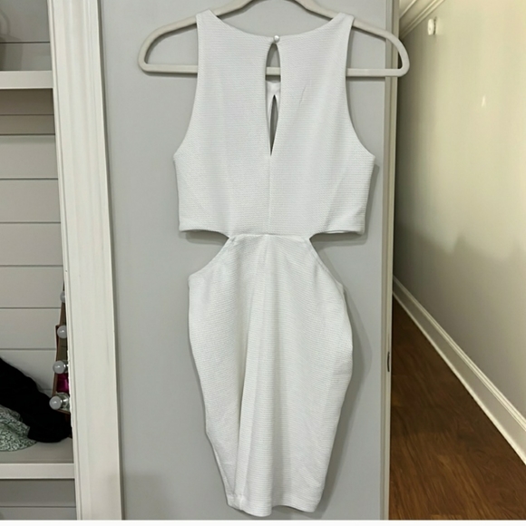 Wild Fable KeyHole Cut Out White Dress - Picture 3 of 3